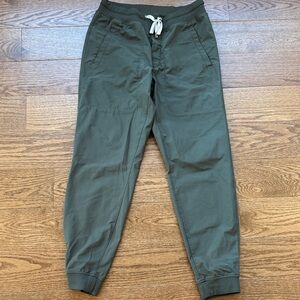 Vuori Forest Green meta Joggers with White Drawstring - M